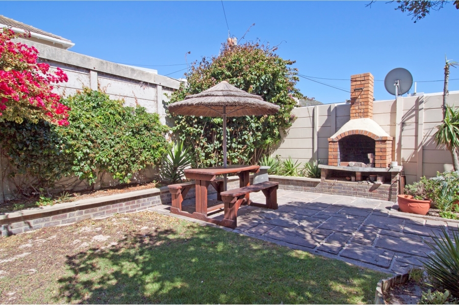2 Bedroom Property for Sale in Fish Hoek Western Cape